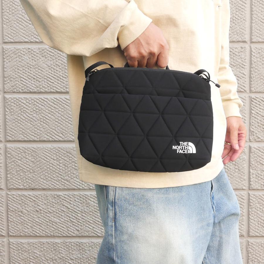 あすつく対応】 新品 ザ・ノースフェイス THE NORTH FACE Geoface Pouch ジオフェイス ショルダーバッグ NM82284 K( BLACK) ブラック 288001262011 グッズ :21103005:クリフエッジ - 通販 - Yahoo!ショッピング あすつく対応】 新品 ザ・ノースフェイス THE NORTH FACE Geoface Pouch ジオフェイス ショルダーバッグ NM82284 K( BLACK) ブラック 288001262011 グッズ :21103005:クリフエッジ - 通販 - Yahoo!ショッピング