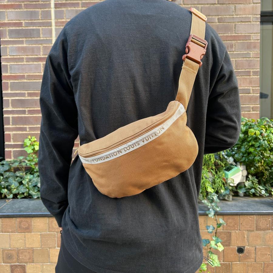 LOUIS VUITTON 新品 パリ限定 ルイ・ヴィトン美術館 フォンダシオン