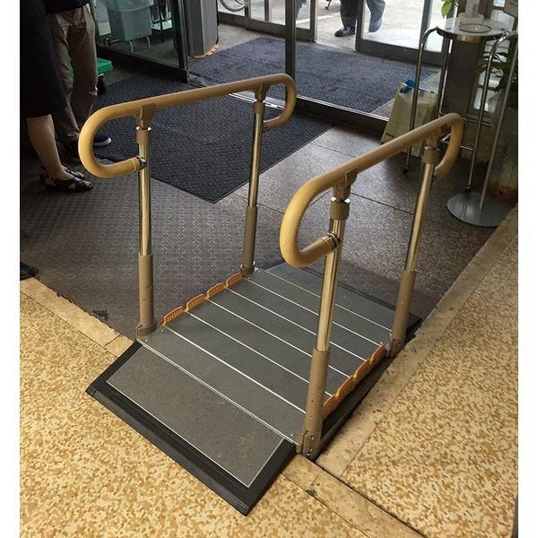 匿名配送 玄関用ベストサポート手すり SP 1-1 全幅67.5cm 長さ100cm 日本製 介護保険レンタル 株式会社シコク 【PET2401826274】(84216円)