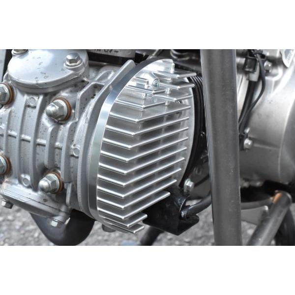 クリッピングポイント製 L.ビッグフィンシリンダーヘッドサイドカバー(シルバー) 適合：スーパーカブC125(JA71) |  | 02