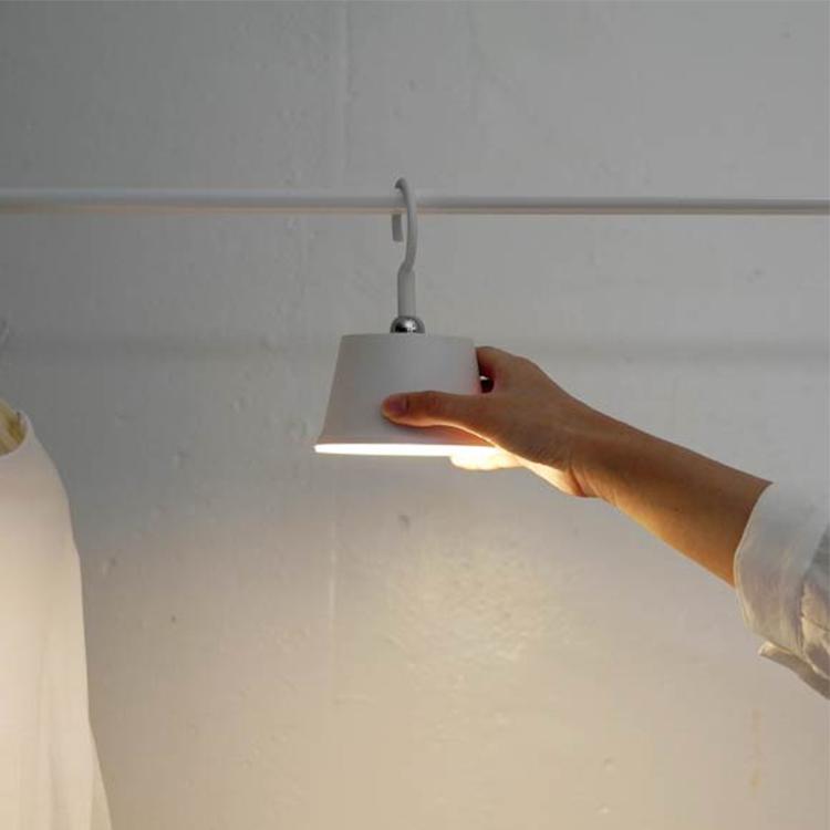 LEDデスクライト Magnecco マグネッコ ポータブルランプ インテリアライト 授乳ライト 卓上ライト 電気スタンド ギフト プレゼント クリスマス おしゃれ |  | 07