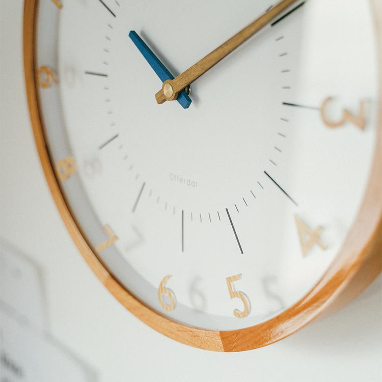 壁掛け時計 掛け時計 木製 ブラウン ナチュラル アナログ オシャレ リビング ステップムーブメント 木 北欧  おしゃれ かわいい シンプル オラント クリスマス | INTERFORM | 02