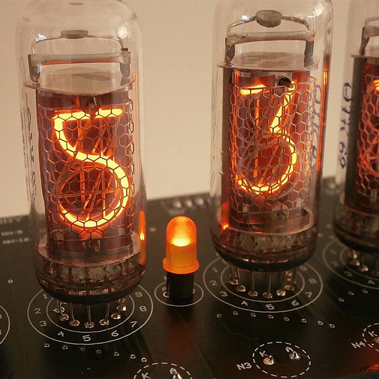 ニキシー管 時計 置時計 ソケット式 IN-8 IN8 ニキシー管 時計 置時計 ソケット式 IN-8 IN8 In 8 nixie clock