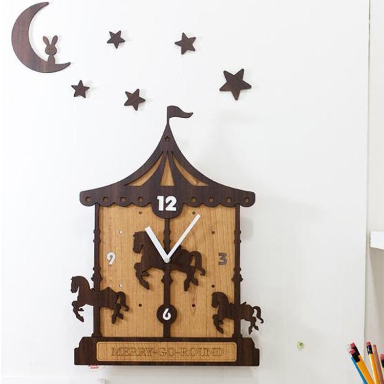 メリーゴーラウンド Merry-go-round 壁掛け時計 おしゃれ 連続秒針 スイープ 静音 | 