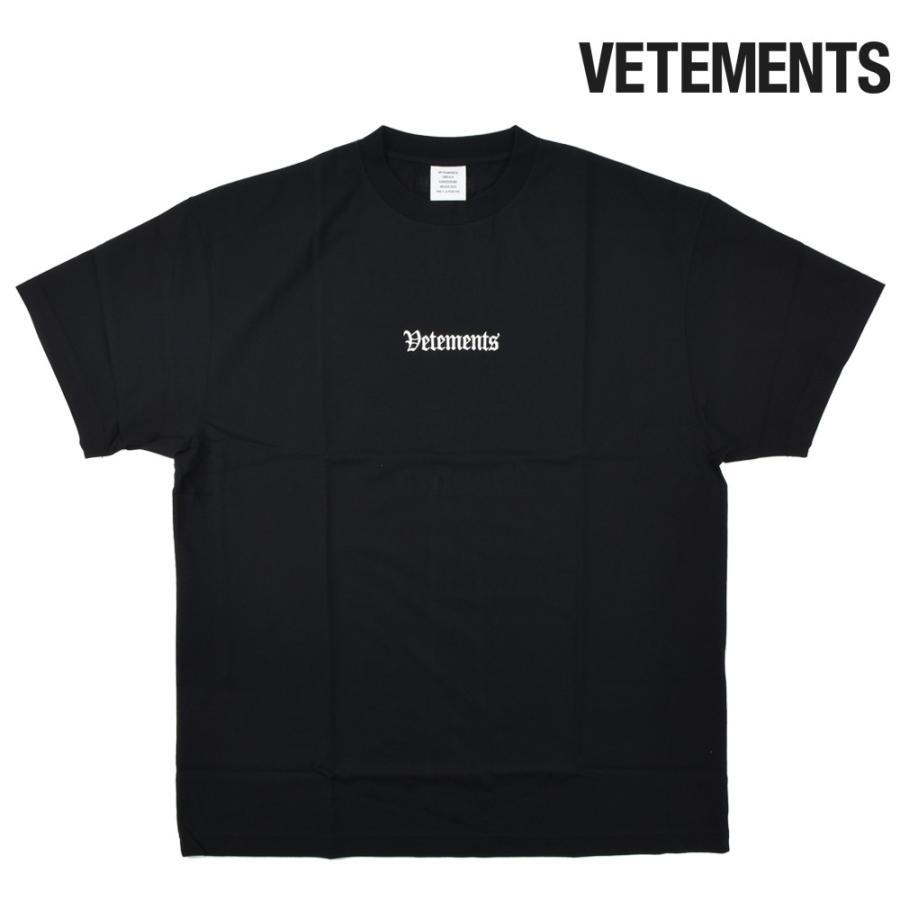 【関税込み】VETEMENTS ブラック ロゴ オーバーサイズ Tシャツ VETEMENTS グラフィック Tシャツ | ブラック | FARFETCH JP