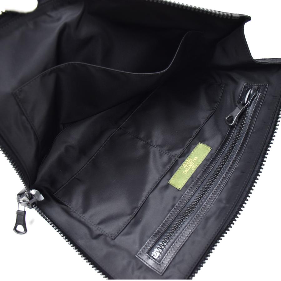 VALENTINO ヴァレンティノ ロックスタッズ クラッチバッグ VALENTINO ヴァレンティノ ロックスタッズ クラッチバッグ