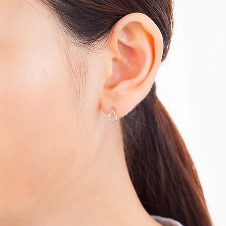 【送料無料】【ラッピング無料】ヨンドシー ピアス ダイヤモンド しずくモチーフ K10ホワイトゴールド 4℃の画像