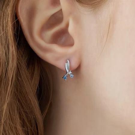【送料無料】【ラッピング無料】カナルヨンドシー Canal 4℃ カナル4℃ Summer Collection シルバー ピアス シンセティックスピネルの画像