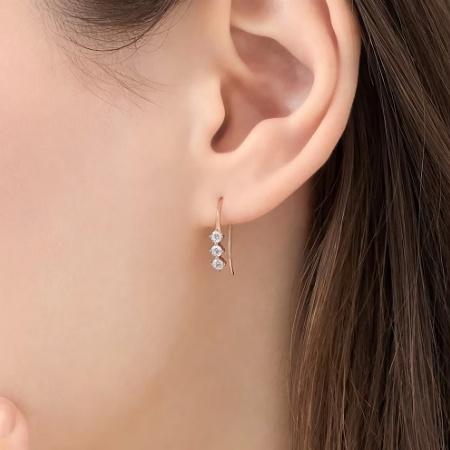 カナルヨンドシー Canal 4℃ カナル4℃ ピアス シルバー EARFLOW 三石 フックピアス キュービックジルコニア レディースの画像
