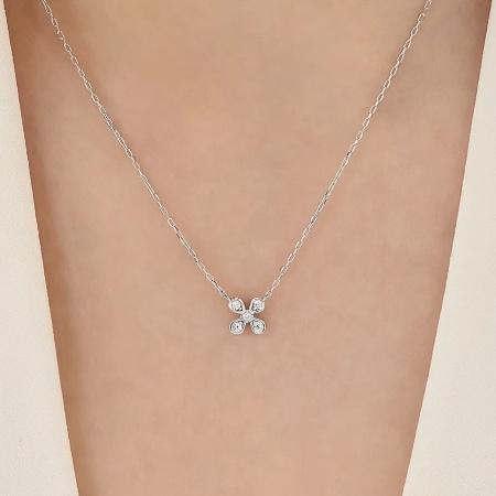 ヨンドシー 4℃ ネックレス プラチナ フラワー 花 ダイヤモンド レディースの画像