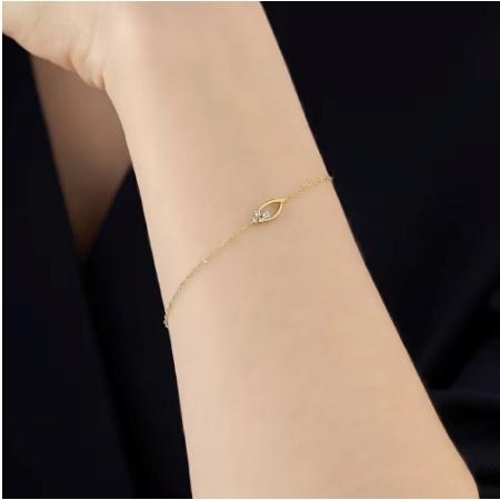 ヨンドシー 4℃ ブレスレット K10イエローゴールド Spring Summer Season 羽 ホワイトトパーズ レディースの画像