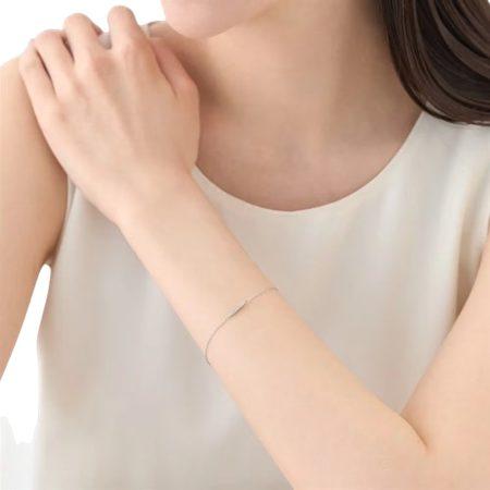 ヨンドシー 4℃ ブレスレット シルバー リバーシブル ホワイトトパーズ レディースの画像