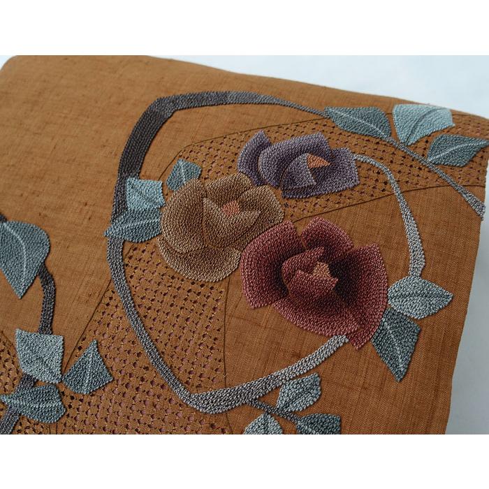 九寸名古屋帯 紬地 汕頭刺繍 相良刺繍 つる薔薇模様 お太鼓柄 正絹 10786