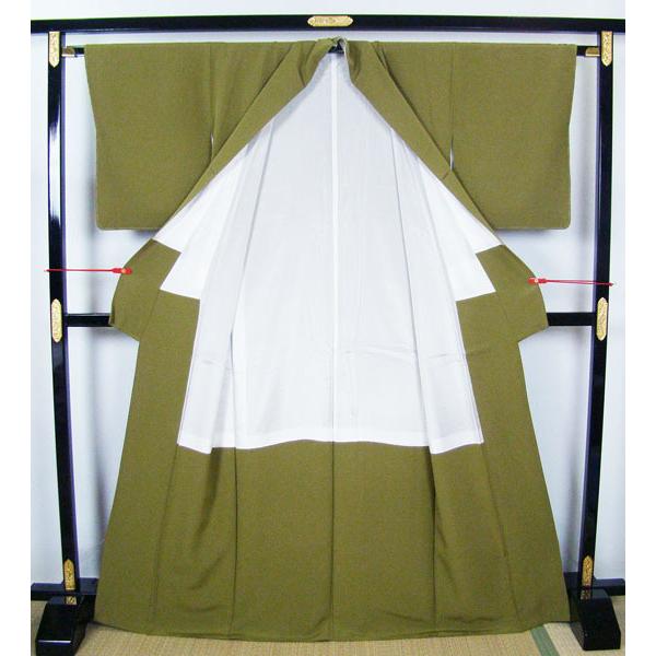 色無地 しつけ糸付き 未使用 一越縮緬 違い矢縫い紋入り 正絹 9571  