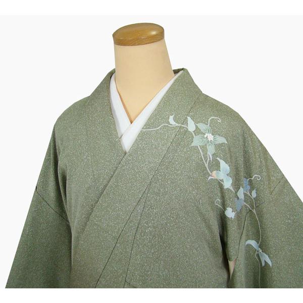 訪問着 利休鼠色系 叩き染め裾暈しに草花柄 丸に片喰縫い紋入り 正絹  