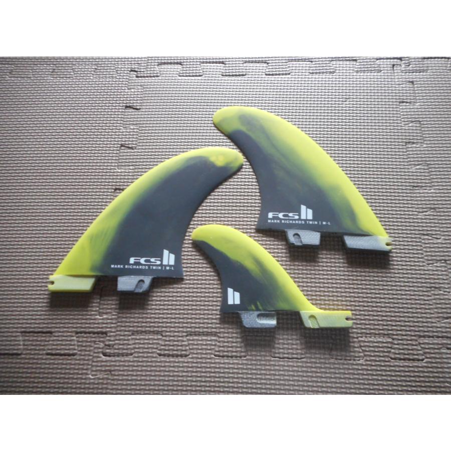 送料無料△FCSII MR TWIN + STABILISER PC FINS cyber lime black