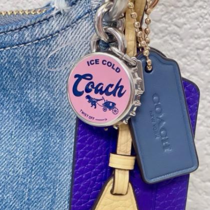 人気のデニムが可愛い コーチ COACH CDY76 テリ ショルダー バッグ ラブド デニム チャーム クロスボディ斜め掛け 肩掛け アウトレット 商品 送料無料の画像