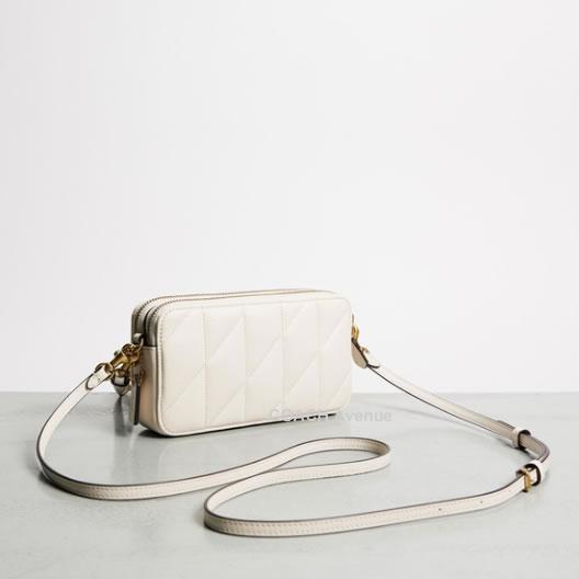 COACH コーチ　キルティング　ミディアム　折り財布　チョーク　ホワイト　白色 COACH コーチ キルティング ミディアム 折り財布 チョーク ホワイト