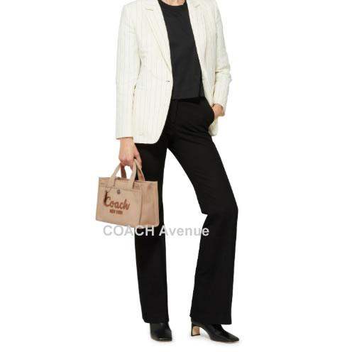 COACH ロゴ入りトートバッグ ベージュ/黒 COACH（コーチ） ショルダーバッグ CARGO TOTE 26 カーゴ トート CP164