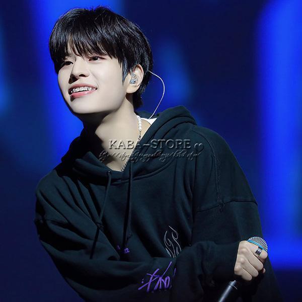 新品 Stray Kids MANIAC 韓流グッズ スキズ パーカー スウェット 新品 Stray Kids MANIAC 韓流グッズ スキズ パーカー スウェット