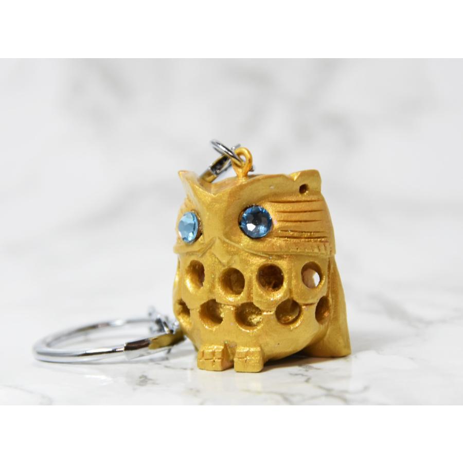 美品★金メッキ 浮彫りキャラクター チャーム 左腕を上げるクマの小さめ真鍮製半立体チャーム（キュービック