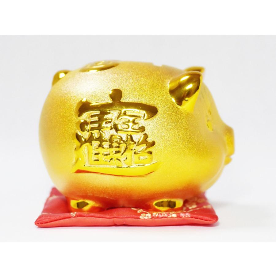 金豚 置物 貯金箱 黄金 ブタ 亥年 陶磁器 金運 赤座布団付 : コッキー