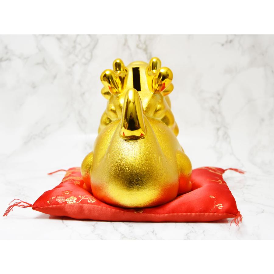 金運の龍 竜 置物 貯金箱 辰年 招財 金運 財運 赤座布団付 : コッキー