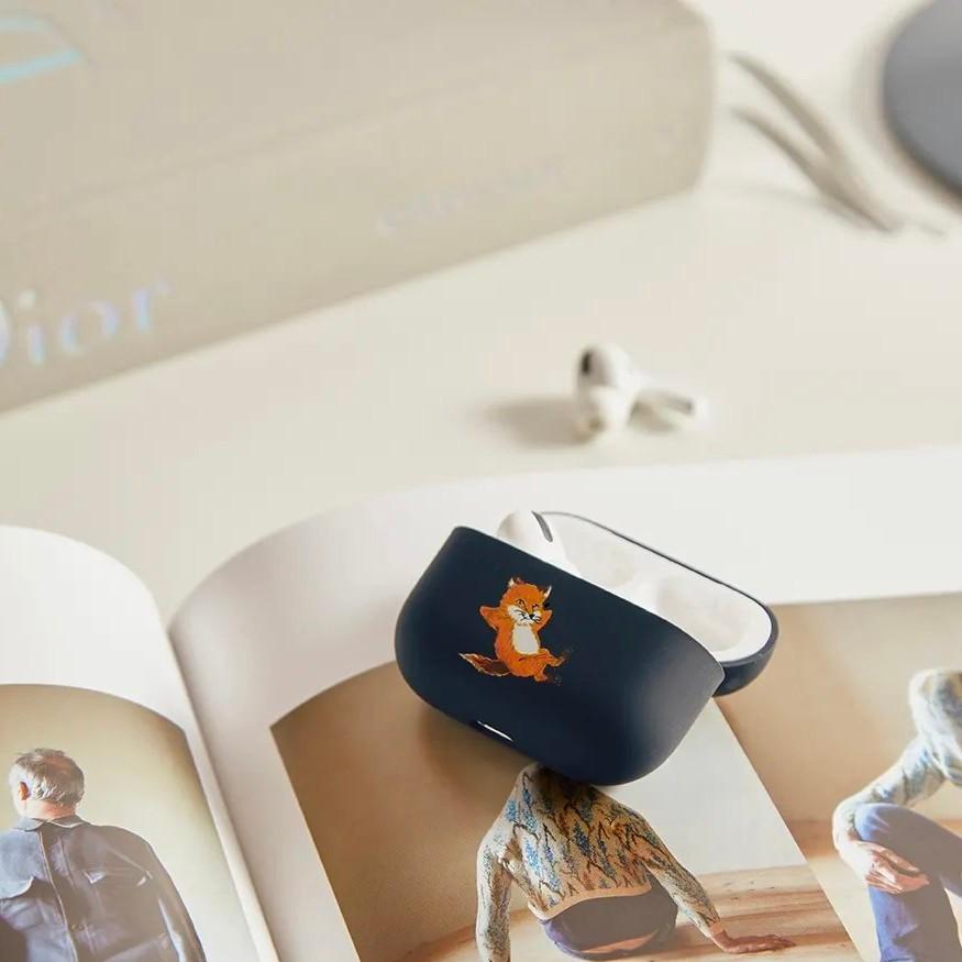 メゾンキツネ ( MAISON KITSUNE ) x ネイティブユニオン ( NATIVE UNION ) Chillax Fox AirPods Pro 第1・第2世代 ケース 【 人気 韓国 ブランド 】｜cocle｜04