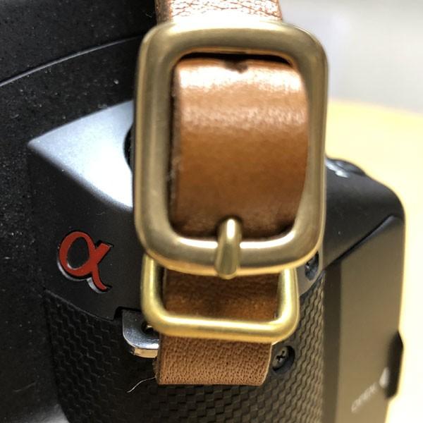 カメラストラップ おしゃれ シンプル 日本製オイルヌメ革 一眼レフ ミラーレス用 キャメル系ブラウン |  | 02
