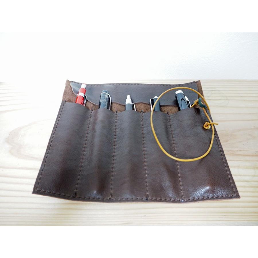 ペンケース おしゃれ 革 くるくる 巻き巻き 筆箱 日本製 手作り 使うほど味が出る こげ茶 受注生産 Pen Dark Brown Sigemoto Hand Wokrs 通販 Yahoo ショッピング