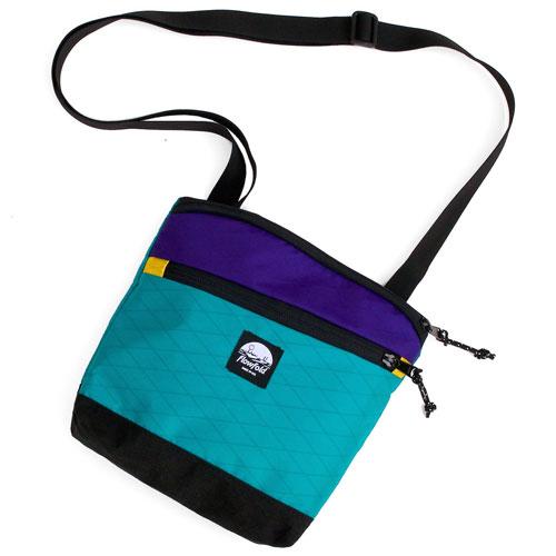 フローフォールド ミューズ 16L 142g アクア/パープル ボディバック コンパクト 軽量 耐水 通勤 通学 アメリカ製 レディース メンズ 軽い カジュアル