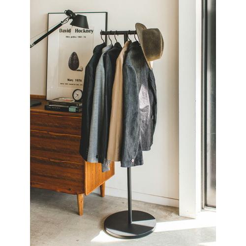 黒いコートハンガー Amazon.co.jp: 山崎実業(Yamazaki) スリム コートハンガー ブラック 約