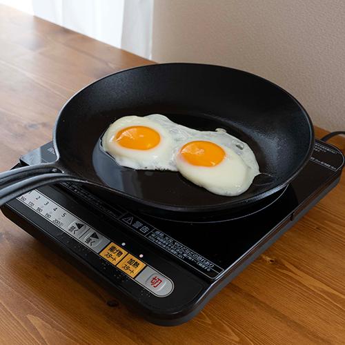 岩鋳 オムレット 24cm ブラック 南部鉄器 IH ガス オムレツ用 岩鋳 オムレット 24cm ブラック 南部鉄器 IH ガス オムレツ用