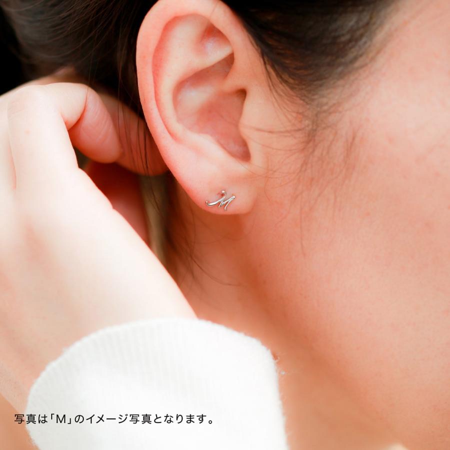 ピアス プラチナ 選べるイニシャル 片耳用 金属アレルギー 品質保証書 日本製 おしゃれ プレゼント ギフト クリスマス 卒業式 入学式の画像