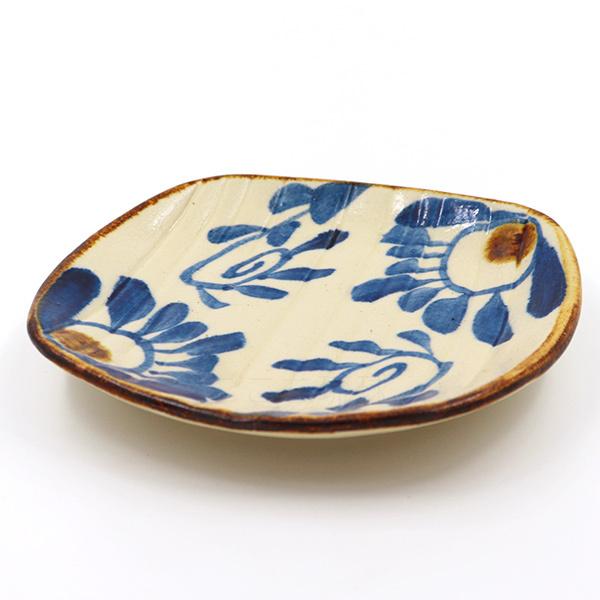 沖縄やちむん 角とり皿（菊紋＆唐草） /食器 沖縄お土産 雑貨 ギフト