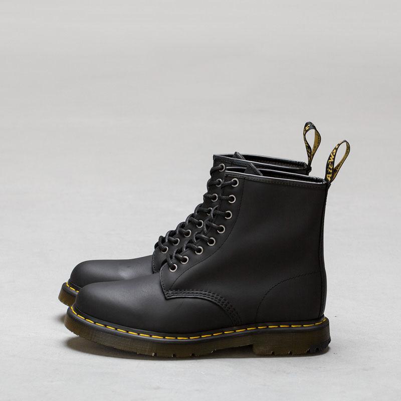 dr martens 1460 snow