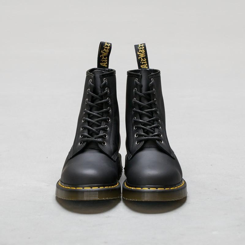 dr martens 1460 snow