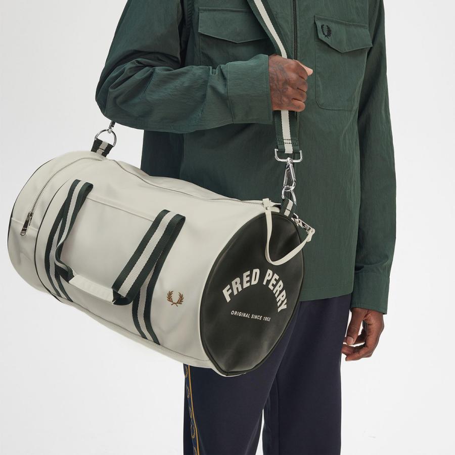 FRED PERRY フレッドペリー クラシック バレル バッグ L7255 FRED PERRY フレッドペリー クラシック バレル バッグ L7255