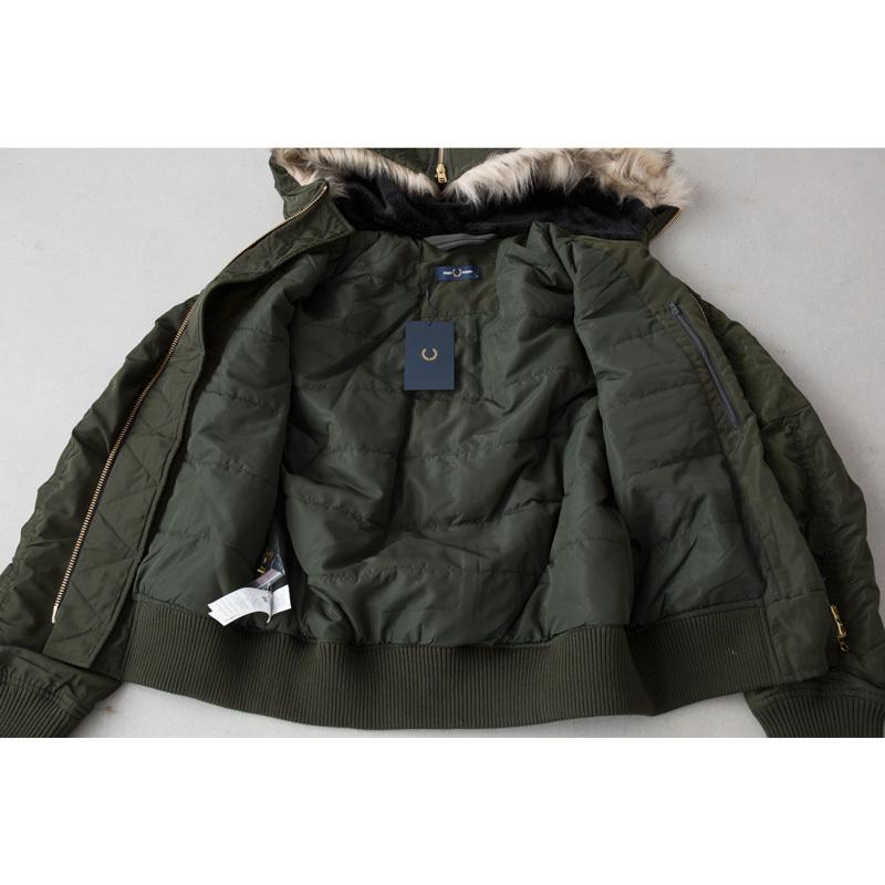 FRED PERRY（フレッドペリー） シュノーケル フーデッド ボンバー