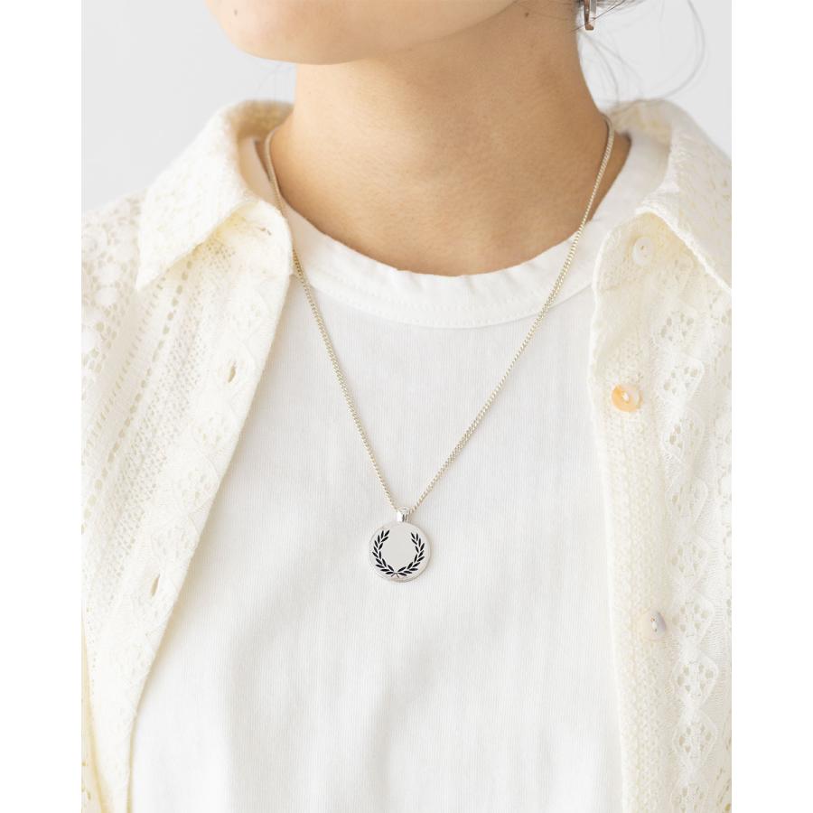 FRED PERRY（フレッドペリー） 【10%OFF】英国製 ローレルリース