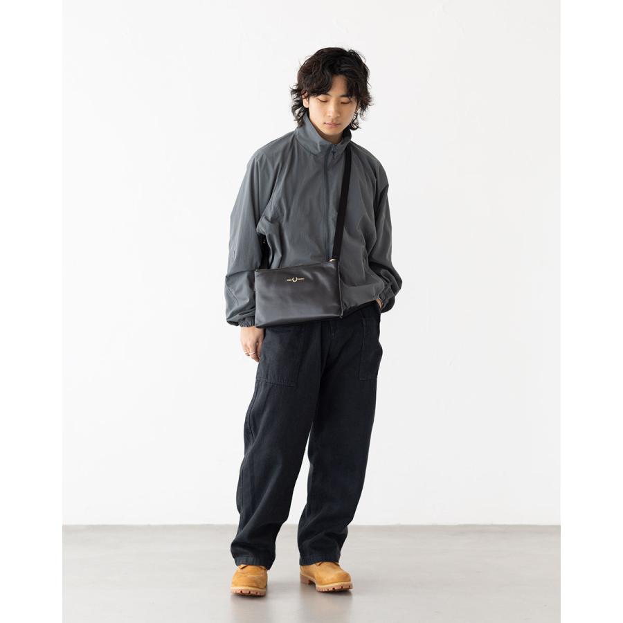 FRED PERRY（フレッドペリー） スムースレザー サコッシュ L2801