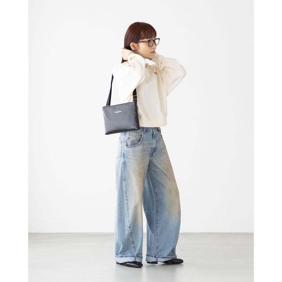 FRED PERRY（フレッドペリー） スムースレザー サコッシュ L2801