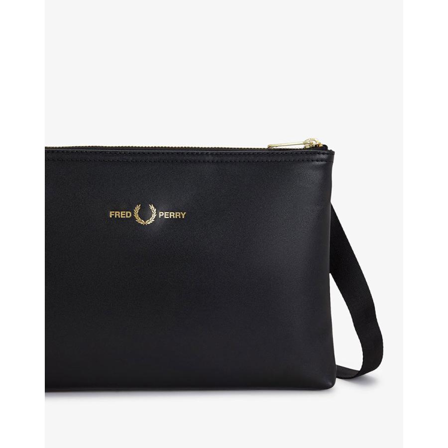FRED PERRY(フレッドペリー)ボディバッグ　サコッシュ　ショルダーバッグ FRED PERRY（フレッドペリー） スムースレザー サコッシュ L2801