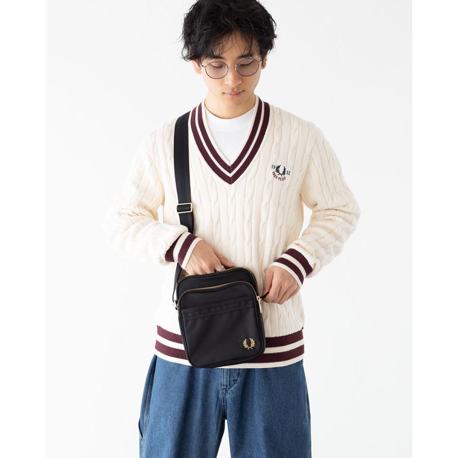 FRED PERRY（フレッドペリー） テクスチャー ナイロン サイドバッグ