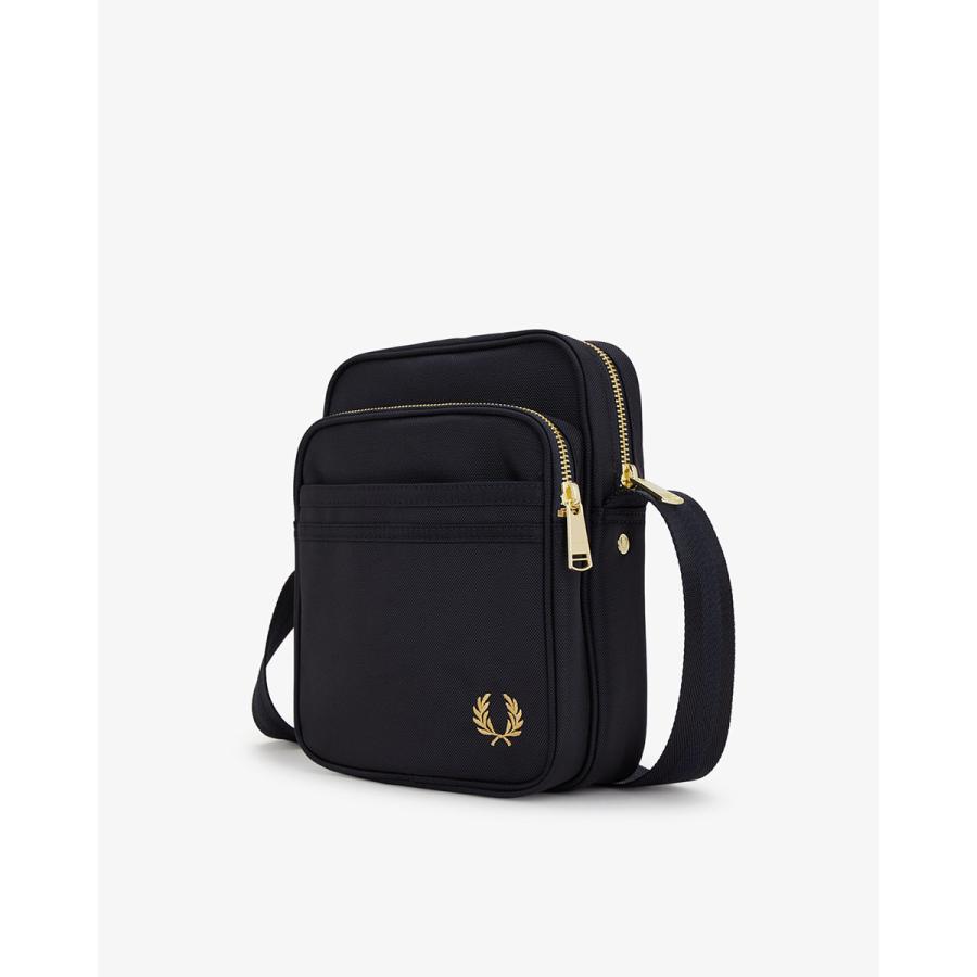 FRED PERRY（フレッドペリー） テクスチャー ナイロン サイドバッグ