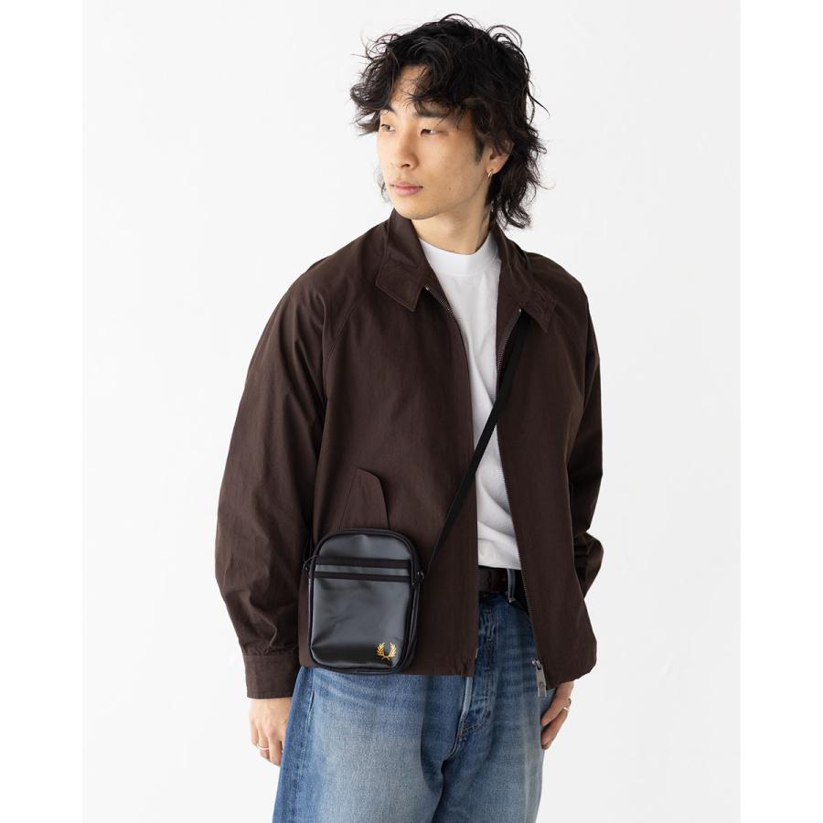 FRED PERRY/フレッドペリー 限定展開　クラシック サイド バッグ l8258-81a_wm01.jpg