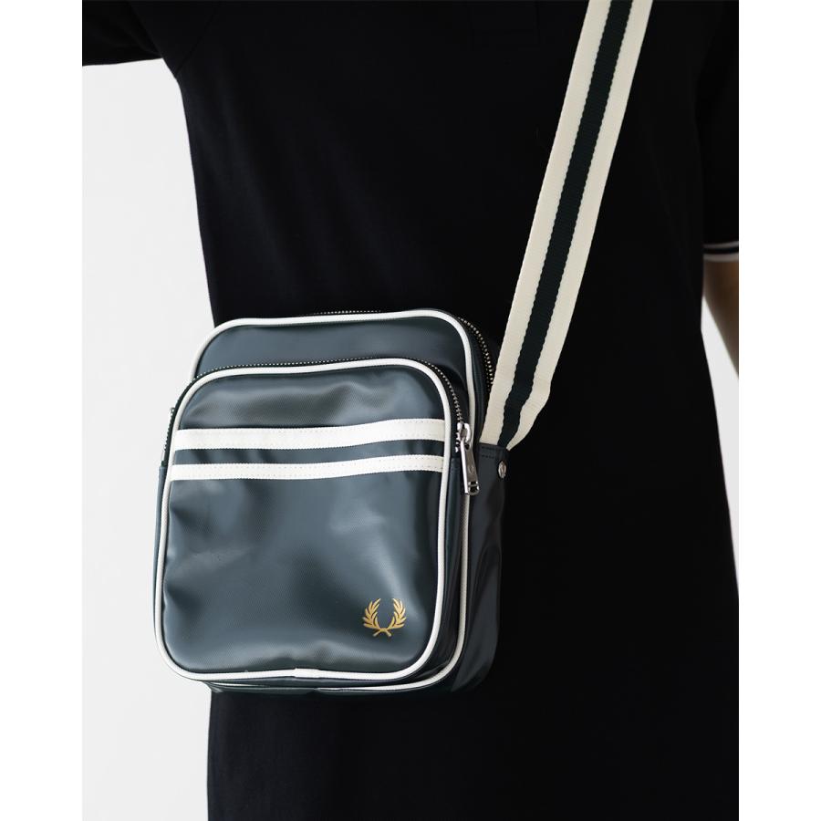 限定フレッドペリー新品未使用 FRED PERRY（フレッドペリー） クラシック サイド バッグ L8258 メンズ