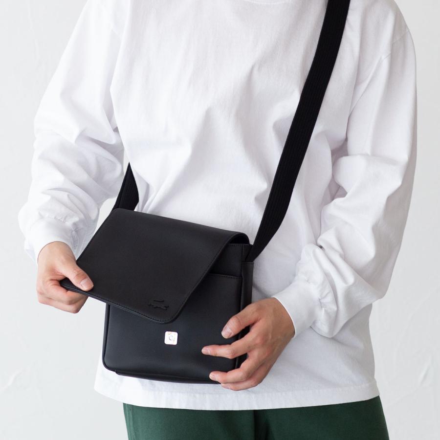 LACOSTE ラコステ メンズ クラシック スリムフラップ サッチェル LACOSTE ラコステ メンズ クラシック スリムフラップ サッチェル