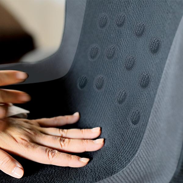 腰らくIIピントプレミアム 送料無料 医療機器クッション　血行改善　コリ緩和　椅子に置ける　磁気効果　オリジナルモデル　シリーズ最大磁石数　N極S極交互配列 |  | 04