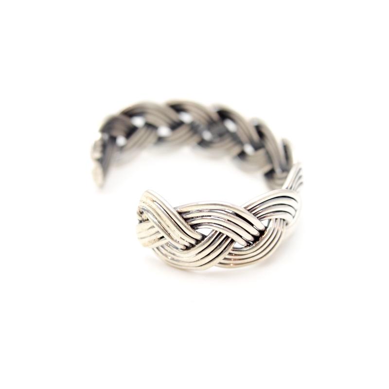 インディアンジュエリー　Henry Mariano Braided ワイド バングル     商品情報    ナバホ族　Henry Mariano（ヘンリー・マリアノ）による三つ編 OCQ1736461794(16390円)